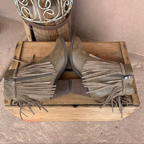 Sbicca Patricia Fringe Ankle Boot - Picture 5 of 8